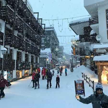Apartment Giomein - Flat In Cervinia 50m From Slopes And City Centre